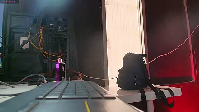 Snapshot of TifanyWhite_ chatting on 03/05/25, 08:00 TifanyWhite online show from 03/05/25, 08:00