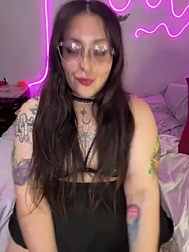 Mizztikaa online show from 12/15/24, 02:19