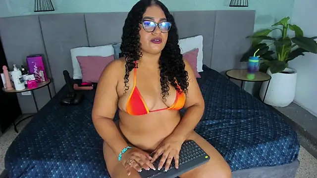 Annie-Wolf online show from 11/08/25, 08:51