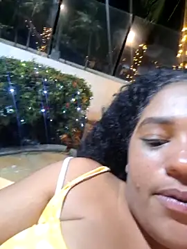 Annie-Wolf online show from 11/19/25, 04:23