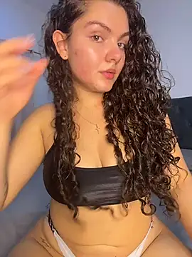 Snapshot of eva_y_marcelo chatting on 04/17/26, 12:46 eva y marcelo online show from 04/17/26, 12:46