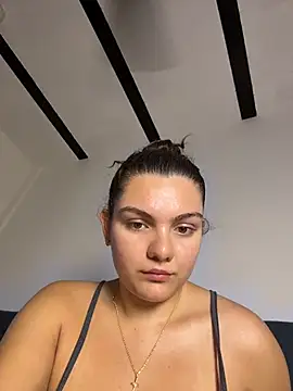 Snapshot of eva_y_marcelo chatting on 05/12/26, 11:40 eva y marcelo online show from 05/12/26, 11:40