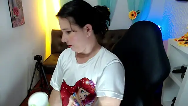 victoria jones online show from 03/11/25, 05:35