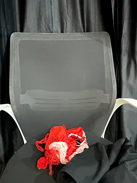 Snapshot of Diya_Chopra chatting on 11/13/25, 04:11 Diya Chopra online show from 11/13/25, 04:11