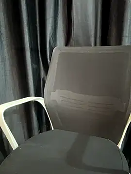 Snapshot of Diya_Chopra chatting on 11/17/25, 06:08 Diya Chopra online show from 11/17/25, 06:08