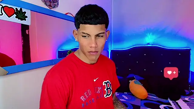 Snapshot of Damian_latinxxx chatting on 02/04/25, 05:42 Damian latinxxx online show from 02/04/25, 05:42