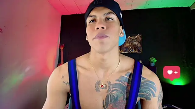 Snapshot of Damian_latinxxx chatting on 02/26/25, 06:04 Damian latinxxx online show from 02/26/25, 06:04