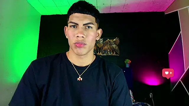 Snapshot of Damian_latinxxx chatting on 03/02/25, 02:41 Damian latinxxx online show from 03/02/25, 02:41