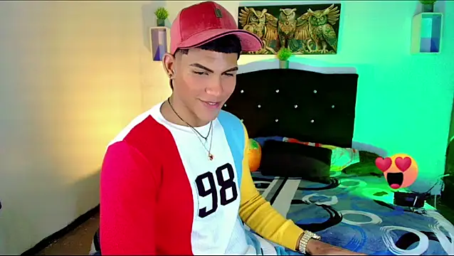 Snapshot of Damian_latinxxx chatting on 03/06/25, 02:08 Damian latinxxx online show from 03/06/25, 02:08