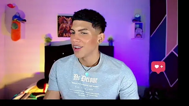 Snapshot of Damian_latinxxx chatting on 03/08/25, 09:28 Damian latinxxx online show from 03/08/25, 09:28