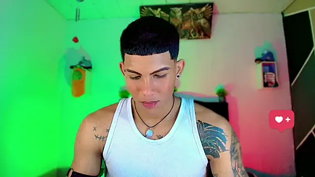 Snapshot of Damian_latinxxx chatting on 03/11/25, 06:21 Damian latinxxx online show from 03/11/25, 06:21