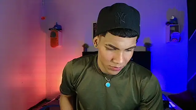 Snapshot of Damian_latinxxx chatting on 03/14/25, 02:53 Damian latinxxx online show from 03/14/25, 02:53