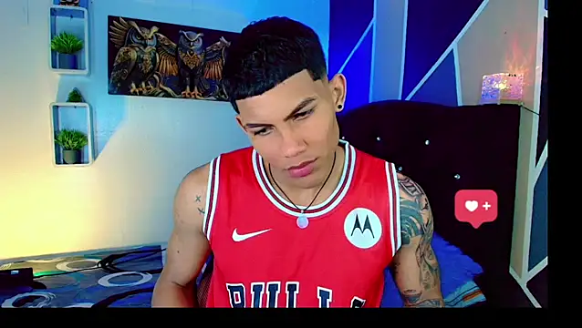 Snapshot of Damian_latinxxx chatting on 03/19/25, 02:48 Damian latinxxx online show from 03/19/25, 02:48