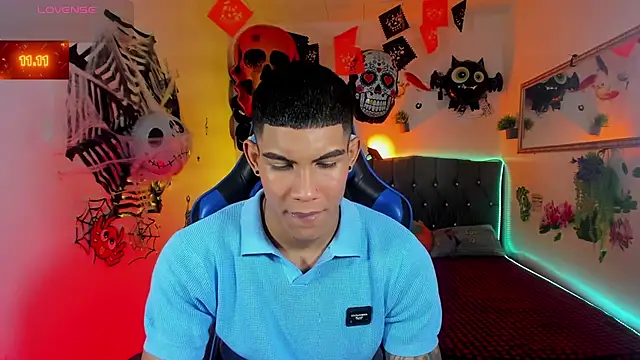 Snapshot of Damian_latinxxx chatting on 10/11/25, 03:06 Damian latinxxx online show from 10/11/25, 03:06