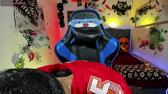 Snapshot of Damian_latinxxx chatting on 10/18/25, 03:09 Damian latinxxx online show from 10/18/25, 03:09