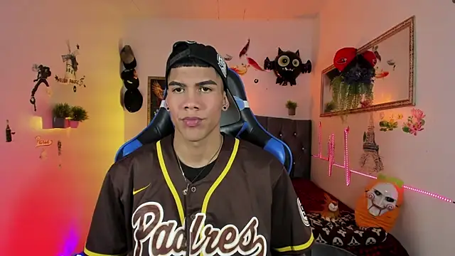 Snapshot of Damian_latinxxx chatting on 11/02/25, 03:09 Damian latinxxx online show from 11/02/25, 03:09