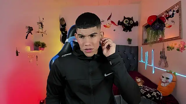 Snapshot of Damian_latinxxx chatting on 11/03/25, 03:08 Damian latinxxx online show from 11/03/25, 03:08