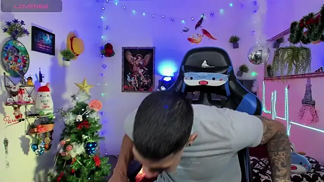 Snapshot of Damian_latinxxx chatting on 11/30/25, 03:10 Damian latinxxx online show from 11/30/25, 03:10