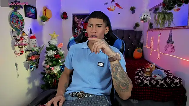 Snapshot of Damian_latinxxx chatting on 12/02/25, 03:12 Damian latinxxx online show from 12/02/25, 03:12