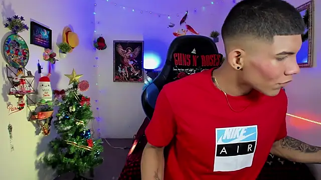 Snapshot of Damian_latinxxx chatting on 12/03/25, 03:14 Damian latinxxx online show from 12/03/25, 03:14