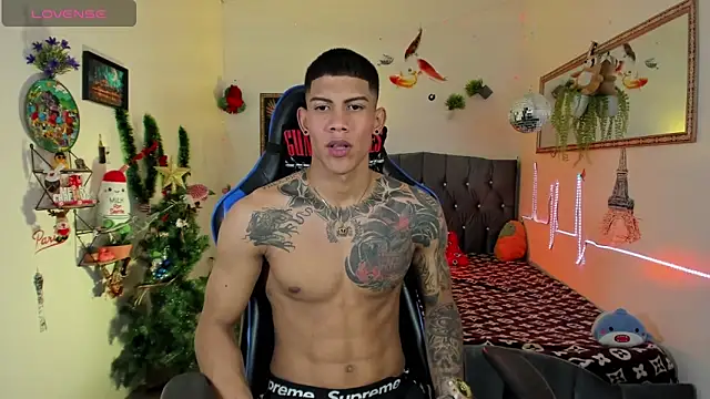 Snapshot of Damian_latinxxx chatting on 12/04/25, 03:16 Damian latinxxx online show from 12/04/25, 03:16