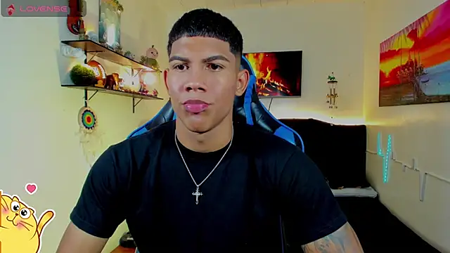 Snapshot of Damian_latinxxx chatting on 06/19/26, 03:11 Damian latinxxx online show from 06/19/26, 03:11