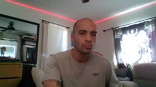 Snapshot of JohnnyDeep187 chatting on 12/01/24, 10:21 JohnnyDeep187 online show from 12/01/24, 10:21