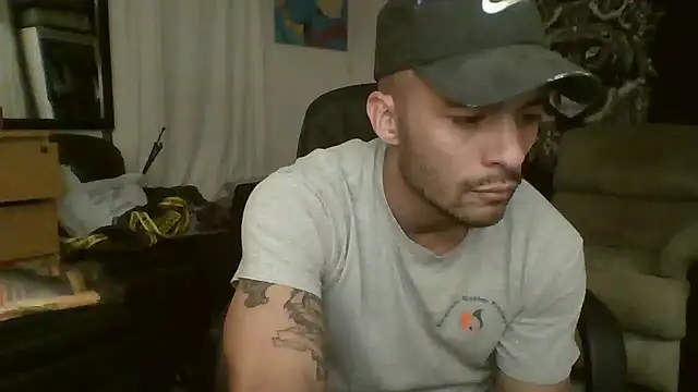 Snapshot of JohnnyDeep187 chatting on 12/11/24, 03:45 JohnnyDeep187 online show from 12/11/24, 03:45