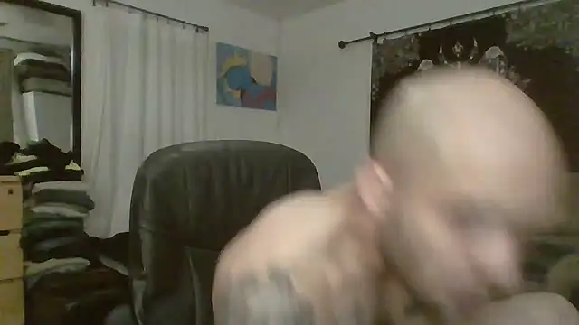 Snapshot of JohnnyDeep187 chatting on 01/06/25, 12:02 JohnnyDeep187 online show from 01/06/25, 12:02