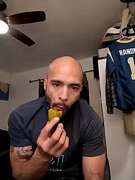 Snapshot of JohnnyDeep187 chatting on 02/26/25, 06:04 JohnnyDeep187 online show from 02/26/25, 06:04