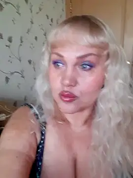 IsabellaBoni online show from 04/25/26, 06:49