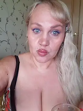 IsabellaBoni online show from 04/28/26, 06:29