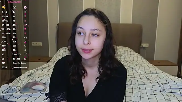 Snapshot of Agatha_Sade chatting on 12/22/24, 01:00 Agatha Sade online show from 12/22/24, 01:00