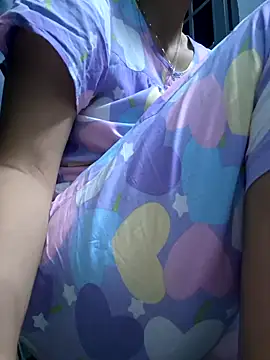 Snapshot of Baby-sexytits18 chatting on 10/08/25, 01:09 Baby-sexytits18 online show from 10/08/25, 01:09