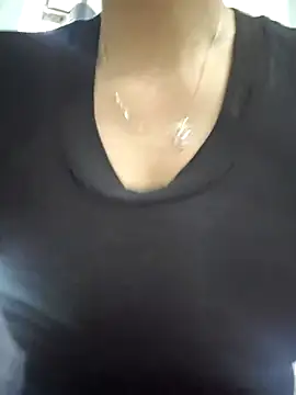 Snapshot of Baby-sexytits18 chatting on 11/25/25, 01:05 Baby-sexytits18 online show from 11/25/25, 01:05