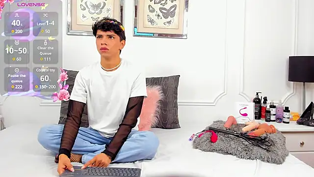 Snapshot of Santy_carrington chatting on 01/18/25, 12:47 Santy carrington online show from 01/18/25, 12:47