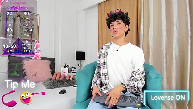 Snapshot of Santy_carrington chatting on 02/25/25, 12:14 Santy carrington online show from 02/25/25, 12:14