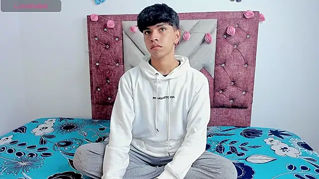 Snapshot of Santy_carrington chatting on 03/15/25, 03:40 Santy carrington online show from 03/15/25, 03:40