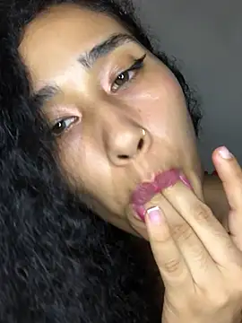 Snapshot of jaderossxx chatting on 03/07/25, 03:19 jaderossxx online show from 03/07/25, 03:19