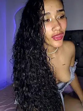 Snapshot of jaderossxx chatting on 05/21/26, 03:24 jaderossxx online show from 05/21/26, 03:24