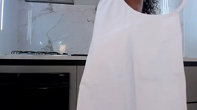 Ariella Ruiz online show from 03/11/25, 12:50