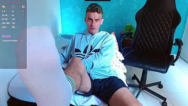 Snapshot of bray_hotboy777 chatting on 12/05/24, 03:06 bray hotboy777 online show from 12/05/24, 03:06