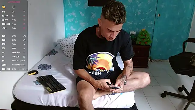 Snapshot of bray_hotboy777 chatting on 12/06/24, 09:24 bray hotboy777 online show from 12/06/24, 09:24