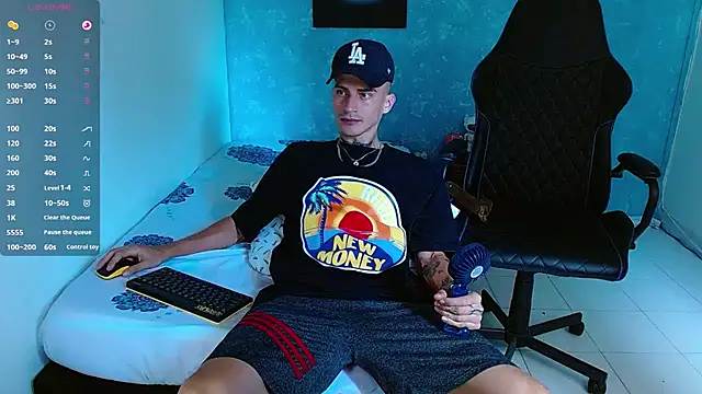 Snapshot of bray_hotboy777 chatting on 12/07/24, 05:31 bray hotboy777 online show from 12/07/24, 05:31