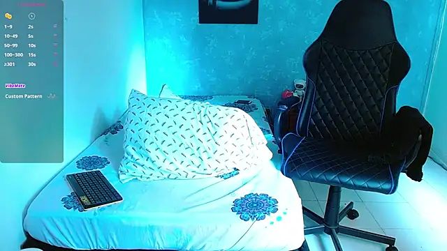 Snapshot of bray_hotboy777 chatting on 12/08/24, 02:30 bray hotboy777 online show from 12/08/24, 02:30