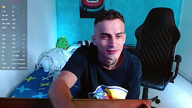 Snapshot of bray_hotboy777 chatting on 12/22/24, 04:27 bray hotboy777 online show from 12/22/24, 04:27