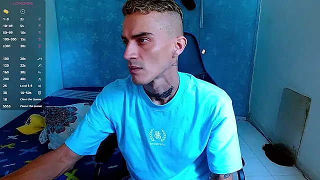 Snapshot of bray_hotboy777 chatting on 01/18/25, 06:10 bray hotboy777 online show from 01/18/25, 06:10