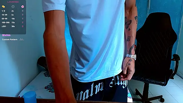 Snapshot of bray_hotboy777 chatting on 02/16/25, 03:59 bray hotboy777 online show from 02/16/25, 03:59