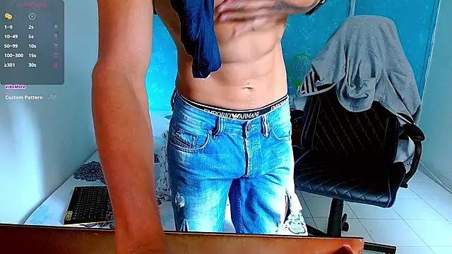 Snapshot of bray_hotboy777 chatting on 02/21/25, 06:15 bray hotboy777 online show from 02/21/25, 06:15