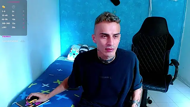 Snapshot of bray_hotboy777 chatting on 03/07/25, 03:28 bray hotboy777 online show from 03/07/25, 03:28